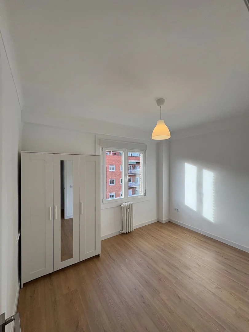 Piso en calle de la Infanta Mercedes, 42 - Foto 14