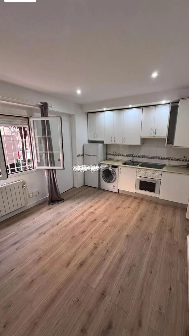 Estudio en  Calle Zaratán 11