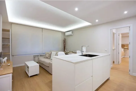 Piso en calle de Raimundo Fernández Villaverde, 4 - Foto 1