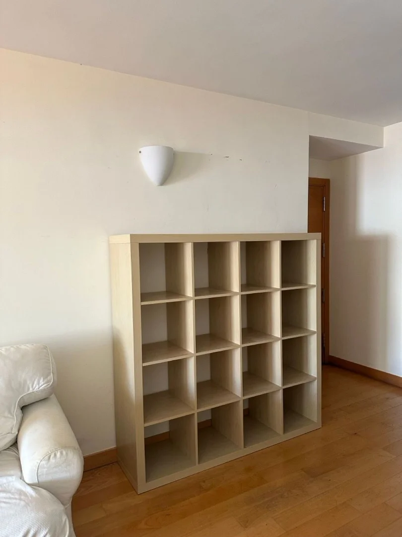 Estudio en Barrio Numancia - Foto 4