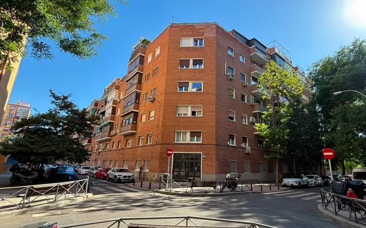 Piso en Calle de Linneo, 32 - Foto 1