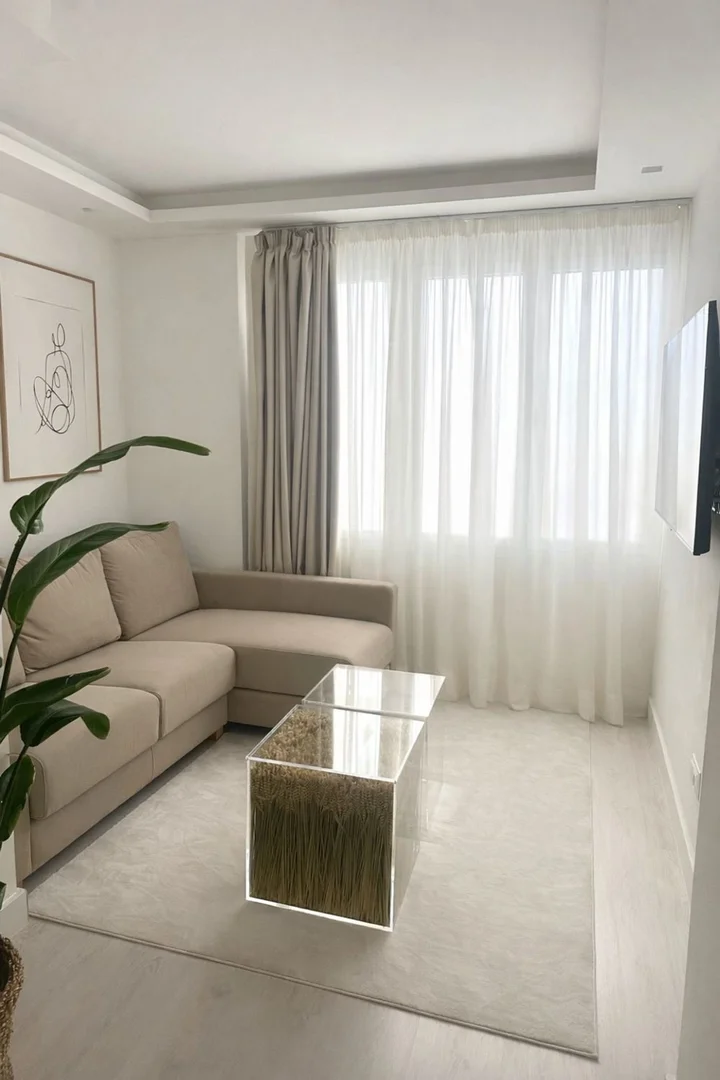 Estudio en calle de la Santísima Trinidad, 3