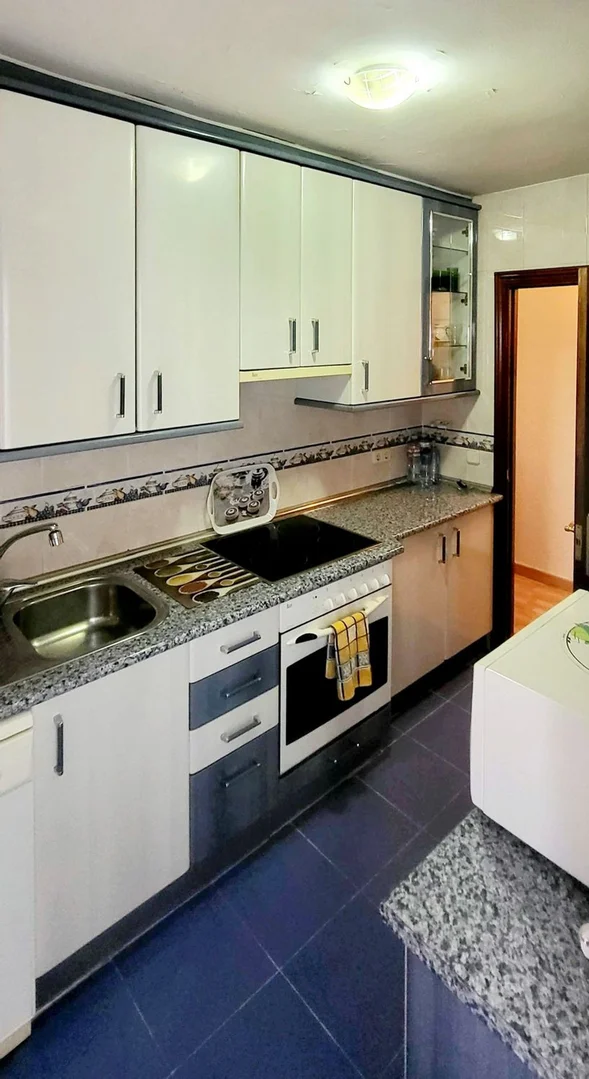 Piso en calle Santa María Reina, 29 - Foto 1