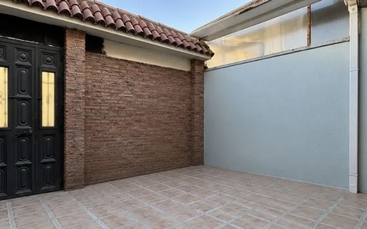 Chalet adosado en Calle de Vedra, Entrevías - Foto 1