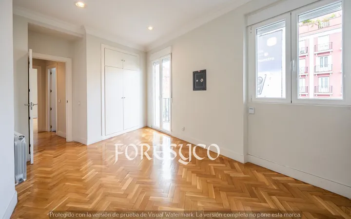 Piso en Calle de Santa Engracia, Almagro - Foto 13