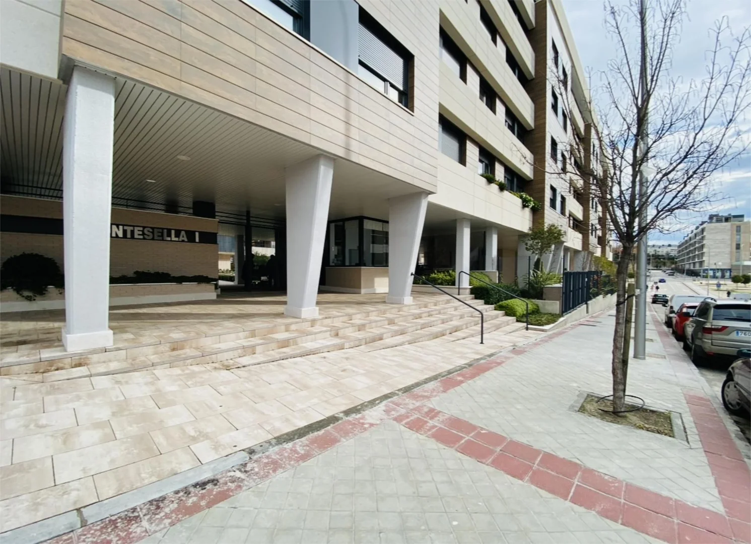 Piso en  Calle de Federica Montseny 8 - Foto 2