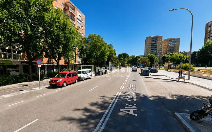 Piso en Avenida de Moratalaz - Foto 1