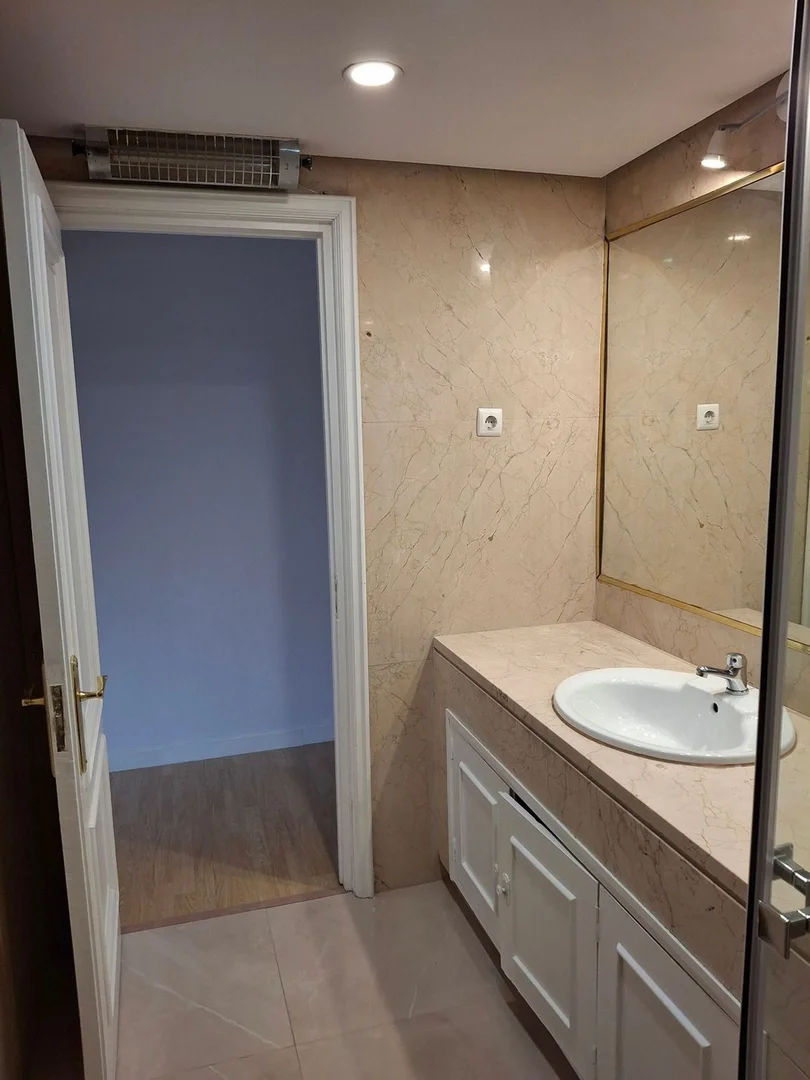 Estudio en calle de la Infanta María Teresa, 7 - Foto 8