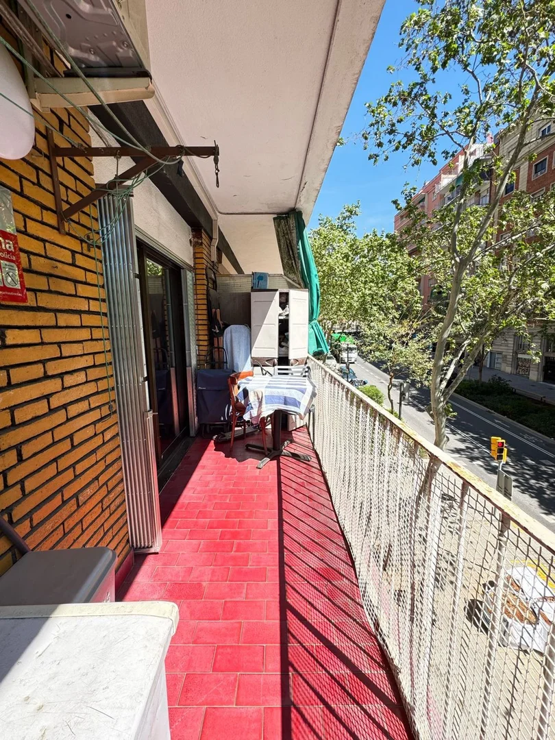 Piso en El Baix Guinardó - Foto 1