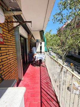 Piso en El Baix Guinardó - Foto 1