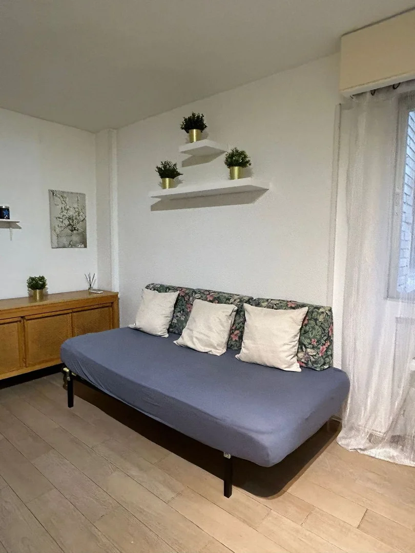 Estudio en glorieta del General Álvarez de Castro, 5