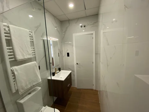 Estudio en calle de Fernán González, 79 - Foto 5