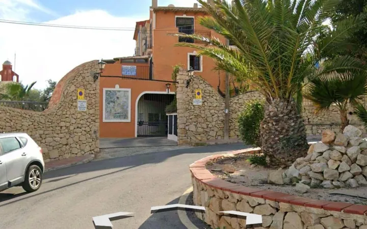 Chalet adosado en Calle Penyassegat, 15, Pueblo Acantilado - Lanuza - Foto 1