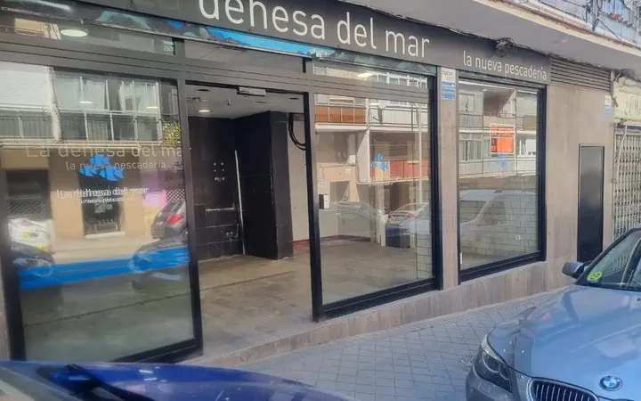 Local comercial en  Calle de Artajona 19 - Foto 1