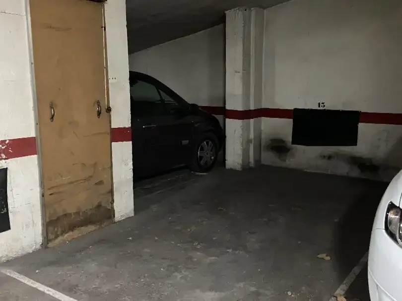 Garaje en  Carrer de Besalú 91 - Foto 2