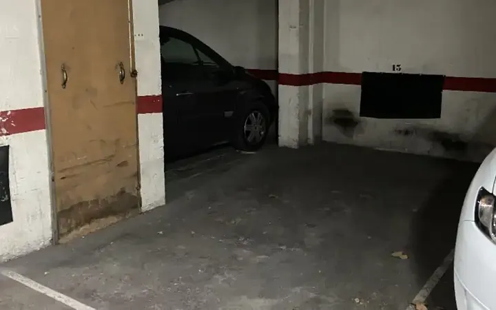 Garaje en  Carrer de Besalú 91 - Foto 2