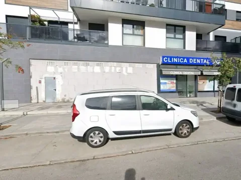 Local comercial en  Calle de Francisco Grande Covián 61 - Foto 2