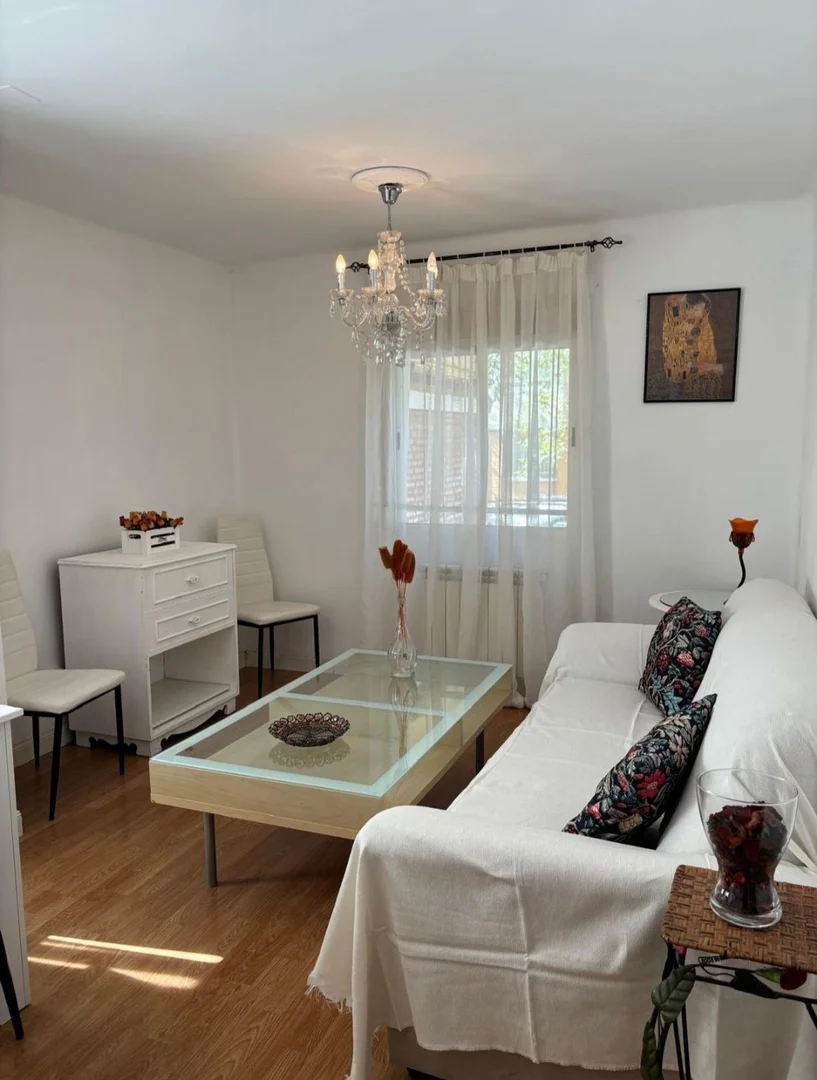 Piso en Barrio Pinar del Rey - Foto 19