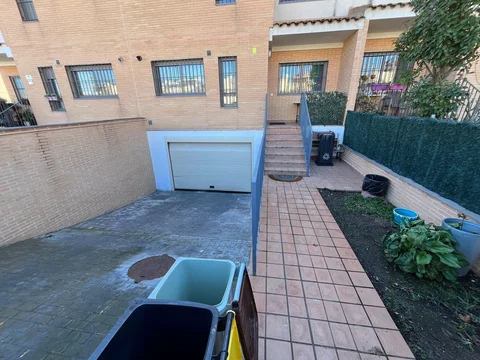 Chalet adosado en Barrio Ensanche de Vallecas - La Gavia - Foto 1