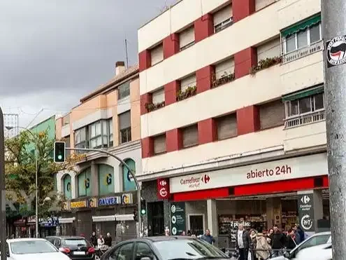 Piso en  Calle del Puerto Canfranc 4 - Foto 10