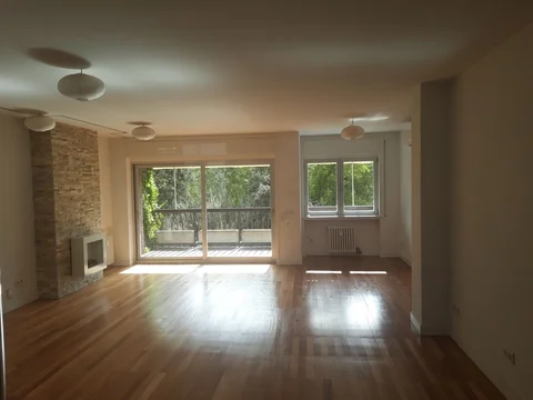 Piso en Barrio Fuentelarreina - Foto 2