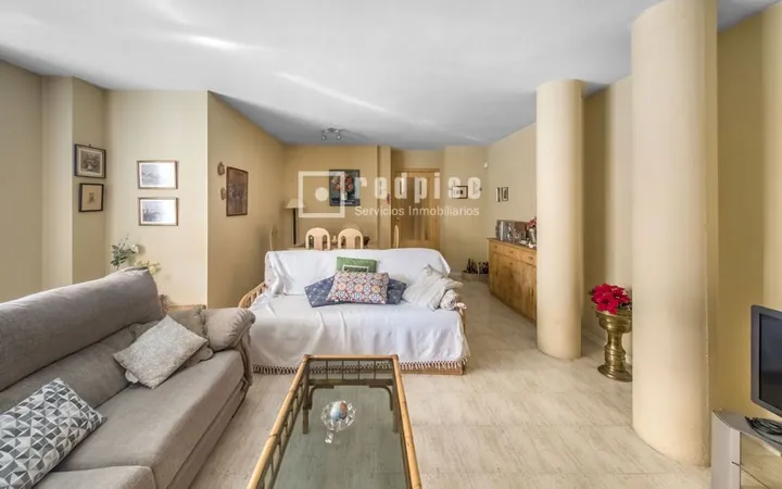 Piso en Calle de los Pinillas, Valdebernardo - Valderrivas - Foto 1