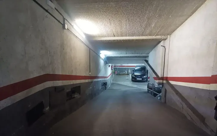 Garaje en  Carrer de Còrsega 408 - Foto 6