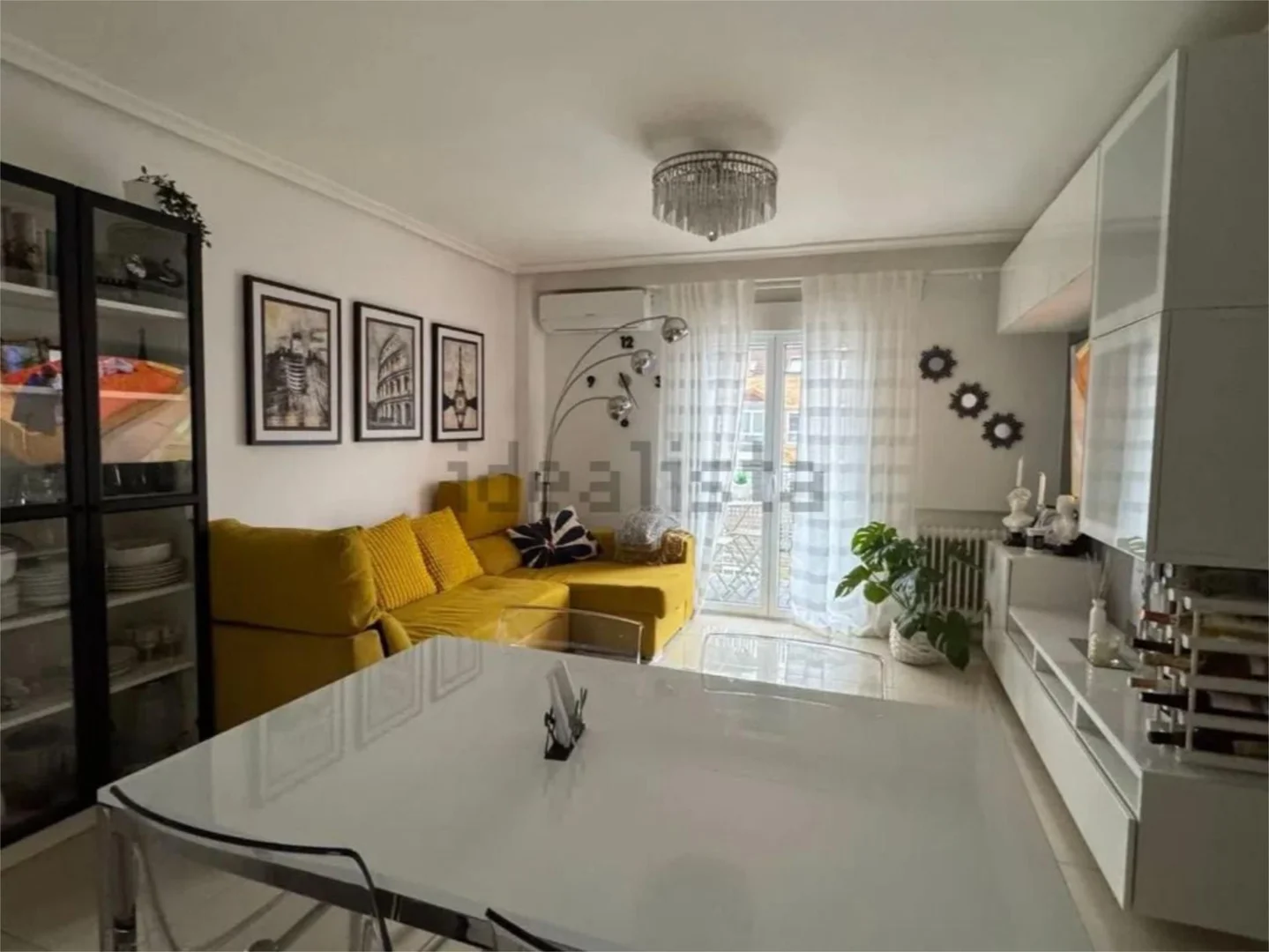 Piso en  Calle del Lago Constanza 85 - Foto 4