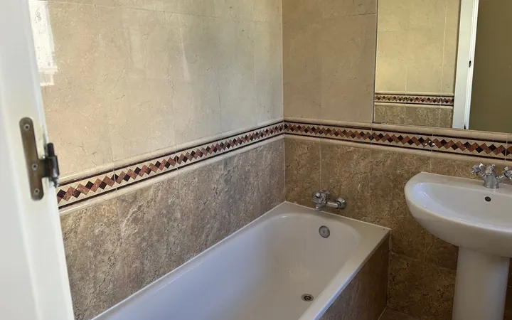 Chalet adosado en Calle de la Cueva de Montesinos, Tres Olivos - Valverde - Foto 19