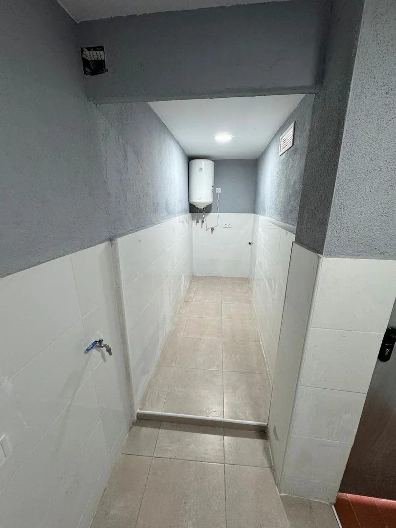 Estudio en plaza Roja de la Ciutat Meridiana, 1 - Foto 6