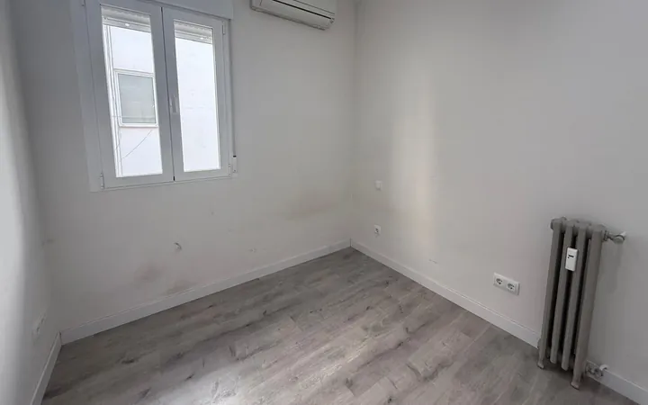 Piso en Calle de Magallanes - Foto 4