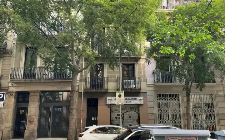 Piso en  Carrer de Villarroel 74 - Foto 2