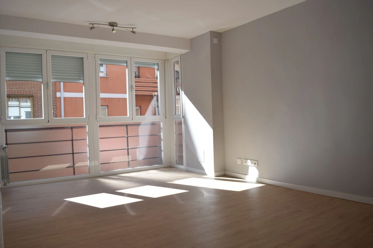 Piso en travesía de las Cañas, 1