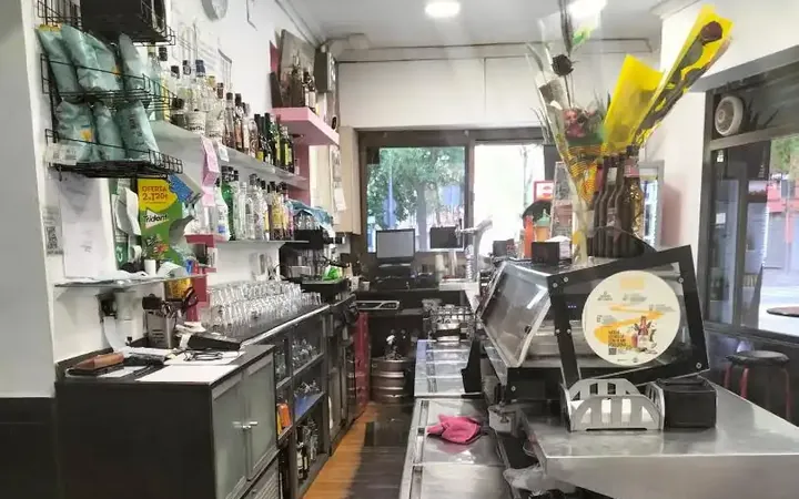 Local comercial en  Carrer del Segre 95 - Foto 1