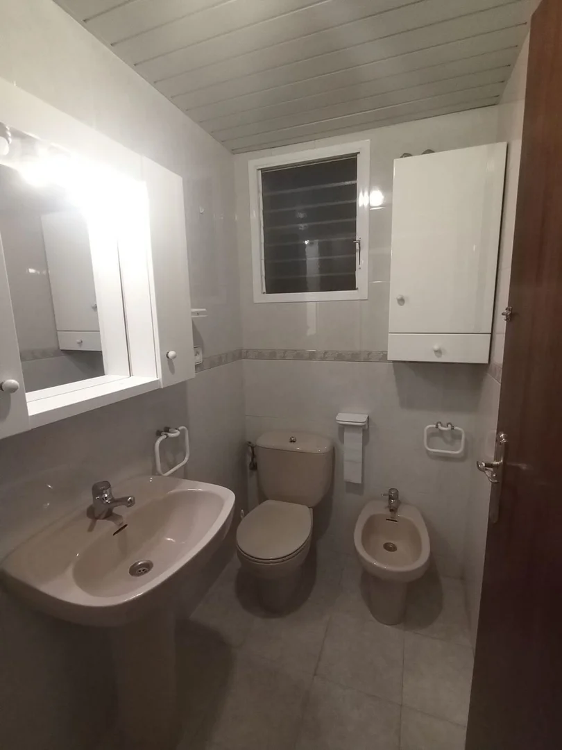 Piso en Barrio La Salut - Foto 15