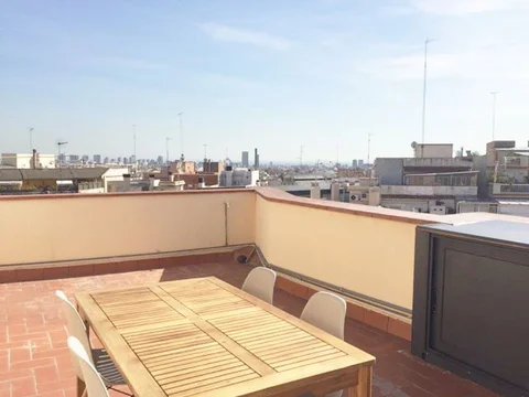 Ático en Barrio El Guinardó - Foto 1