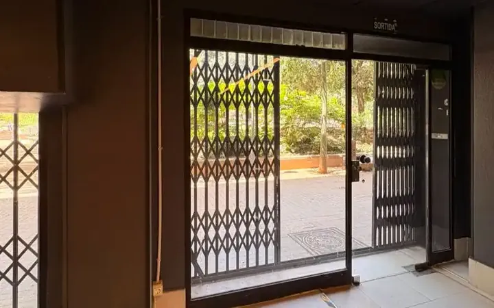 Local comercial en  Carrer de Nicaragua 119 - Foto 4