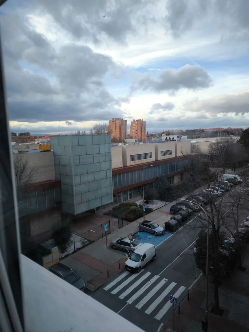 Piso en calle de Ladera de los Almendros, 13
