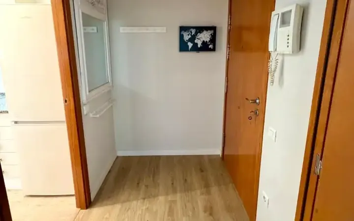 Piso en  Carrer de la Reina Amàlia 44 - Foto 3