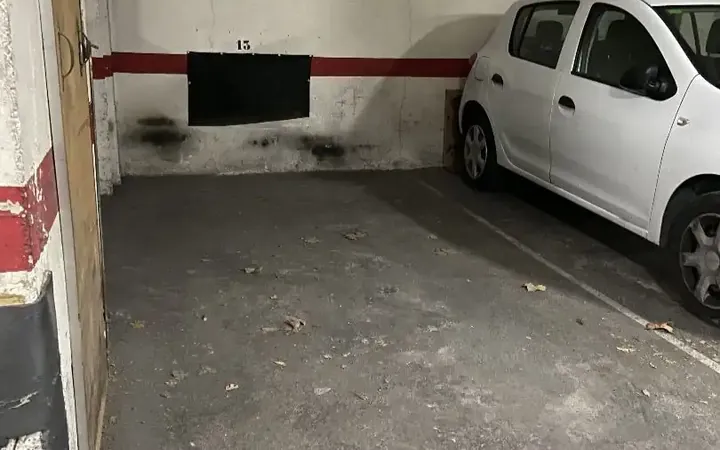 Garaje en  Carrer de Besalú 91 - Foto 3