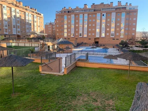 Piso en PAU de Carabanchel - Foto 1