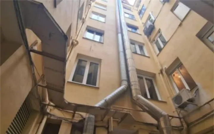 Local comercial en  Calle de Valenzuela 10 - Foto 5