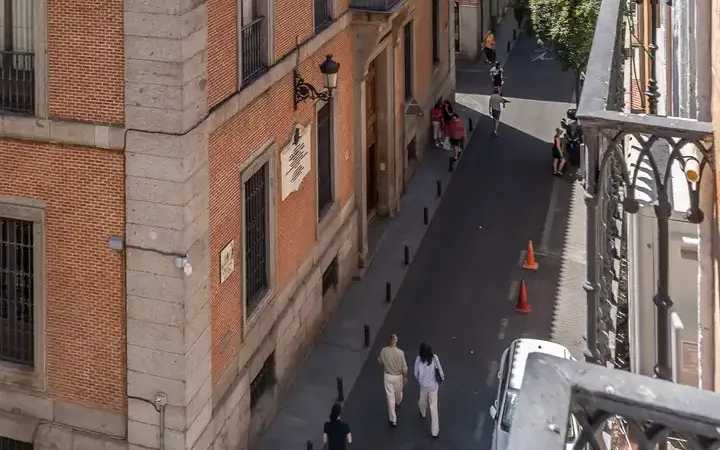 Piso en  Calle del León - Foto 35