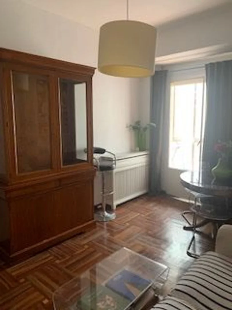 Piso en calle de la Infanta Mercedes, 39 - Foto 22