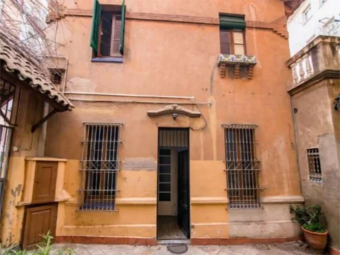 Piso en  Carrer del Baró d'Esponellà 20 - Foto 9
