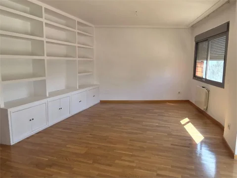 Piso en  Avenida de Francisco Pi y Margall 86 - Foto 2