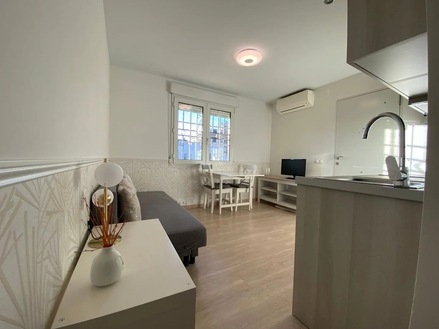 Piso en calle de Orfeo, 28