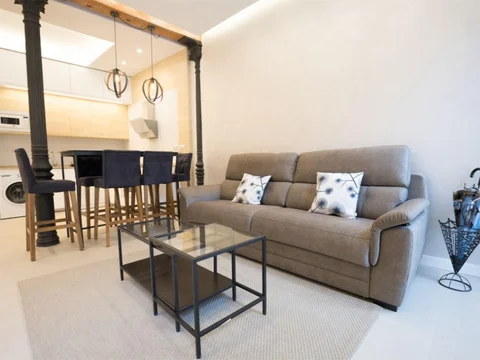 Piso en  Calle de Juan Álvarez Mendizábal 10 - Foto 1