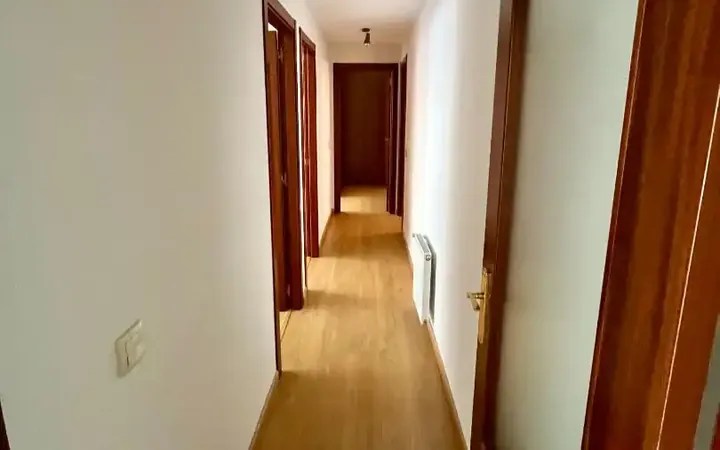 Piso en  Calle del Monasterio de Sobrado 6 - Foto 4