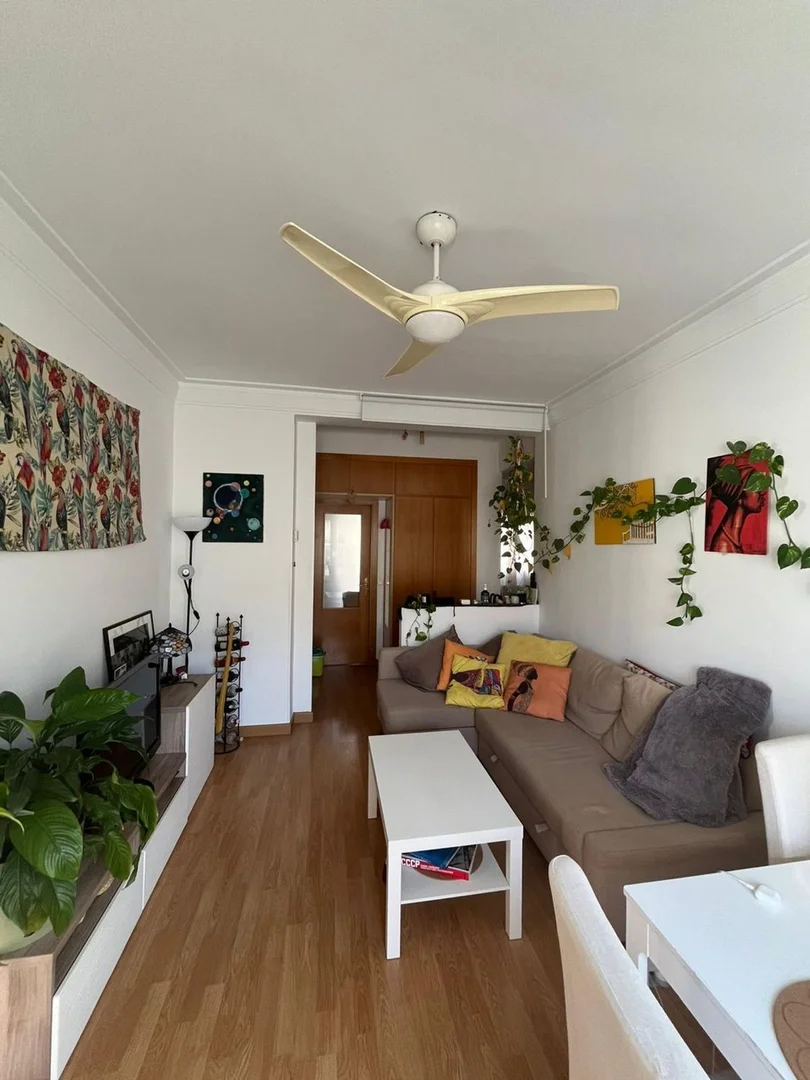 Piso en calle de Julián Besteiro, 13 - Foto 2